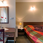 Sypialnia w apartamencie dwuosobowym